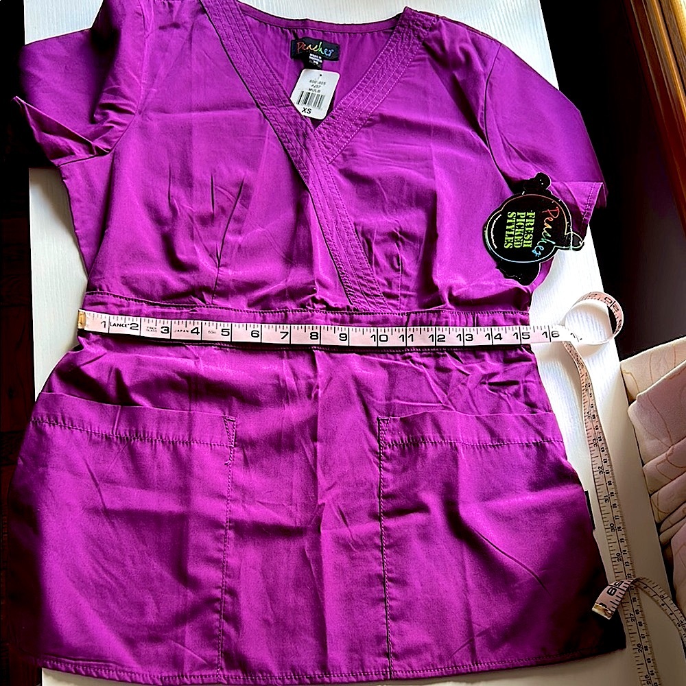NWT Peaches Wrap-Style Magenta V neck cotton shirt sleeve scrub top Sz XS